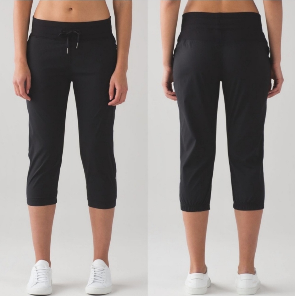 Lululemon Dance Studio Pants Crop Joggers Black Women’s Size 6 25" inseam